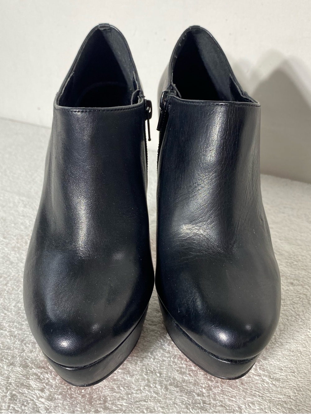 Le Chateau Black Leather Platform Heel Ankle Booties W Red Soles 7 - Picture 2 of 15